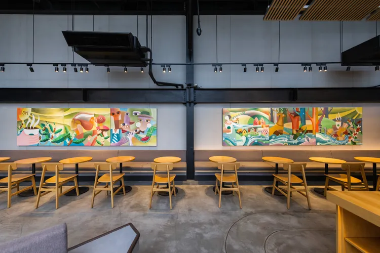 門市牆面邀請原住民藝術家創作。業者提供