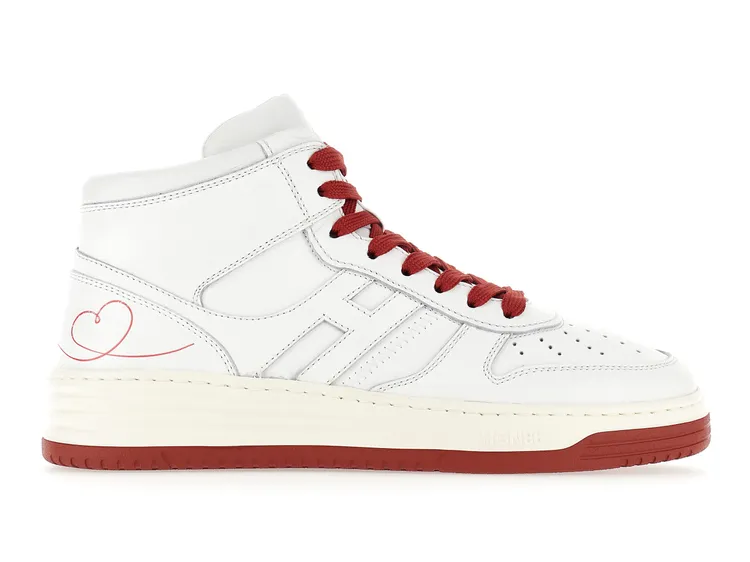 H630情人節限定款皮革休閒男鞋，2萬1000元。品牌提供