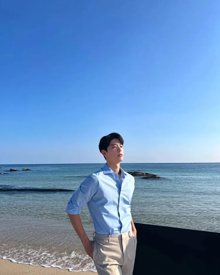 朴寶劍退伍後更具男人味。翻攝parkb0gum IG