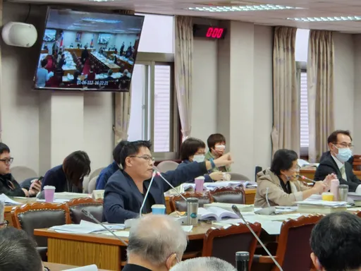 立院黨團協商柯建銘一個動作 惹惱邱顯智爆粗罵「X」