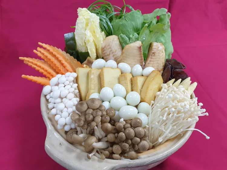 鮮魚豆腐時蔬圍爐火鍋。吳雅惠提供