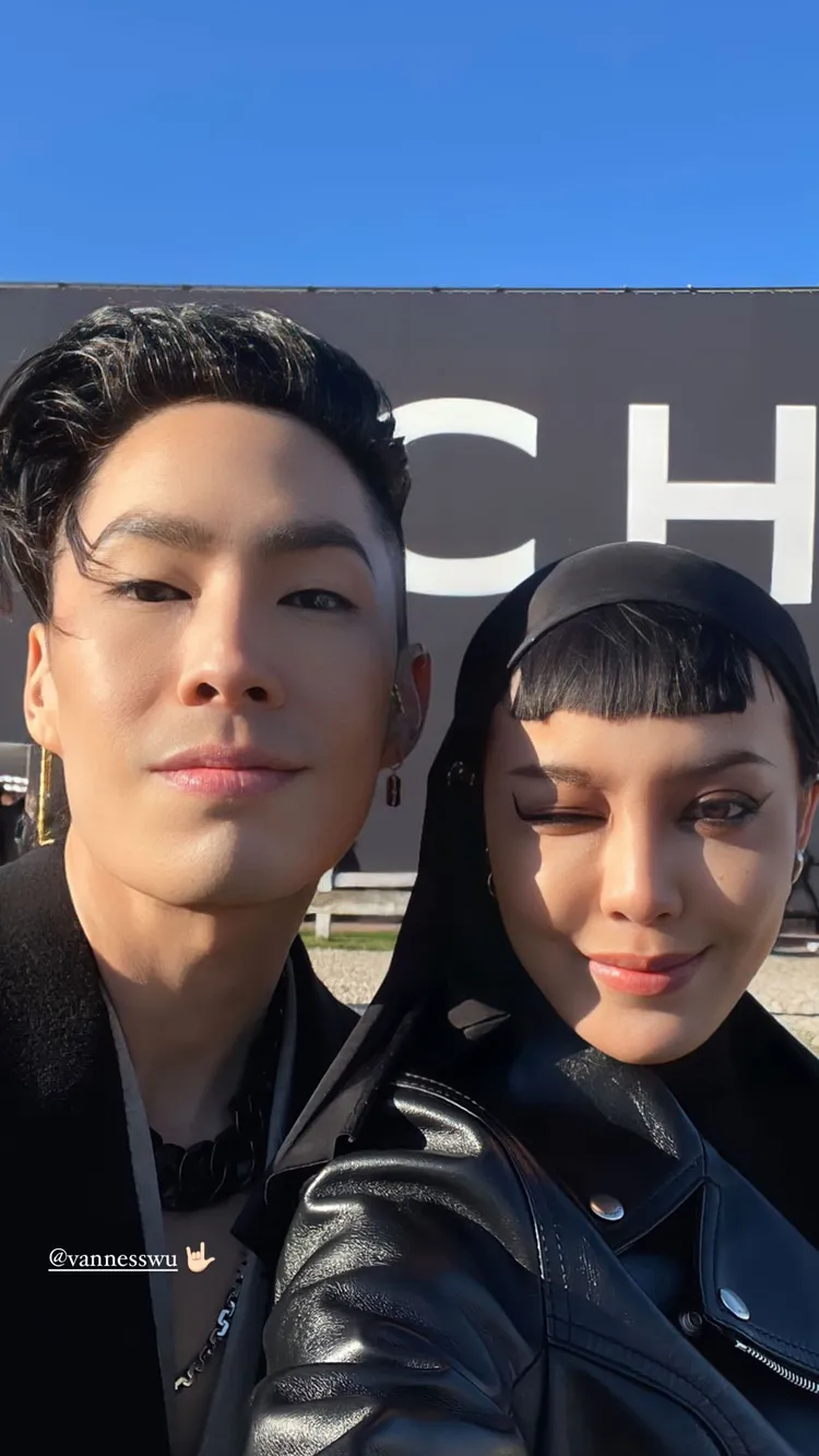 吳建豪（左）和時尚網紅李函，在GIVENCHY大秀後開心合影。翻攝kiwileehan IG