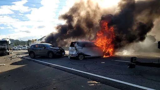 驚悚影片曝光！不到5秒就起火　國3南下寶山段3車陷火海釀6傷