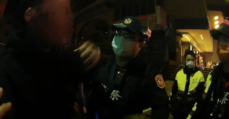 警方將帶頭滋事林姓男子等人帶回究辦。讀者提供