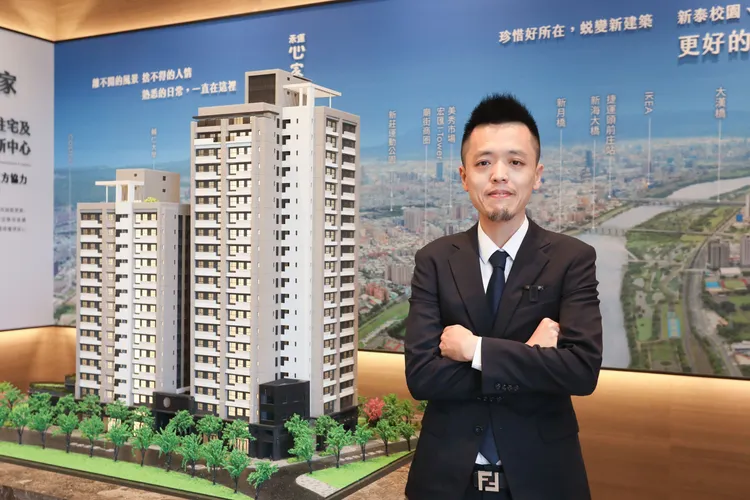 代銷專案經理張家碩透露，已購戶多是在地換屋客。鄭孟晃攝