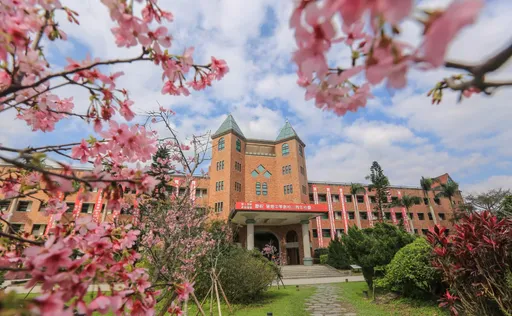 慧燈中學85名學生染諾羅病毒 追感染源!宜縣衛生局到校採檢