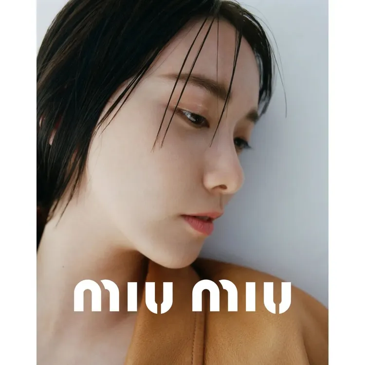 潤娥整體偏歐美感的妝容，在網上得到了正反兩極的不同評價。翻攝yoona__lim IG