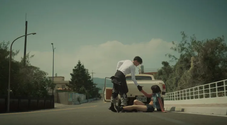 阿蘭頂著豔陽推車。阿蘭提供