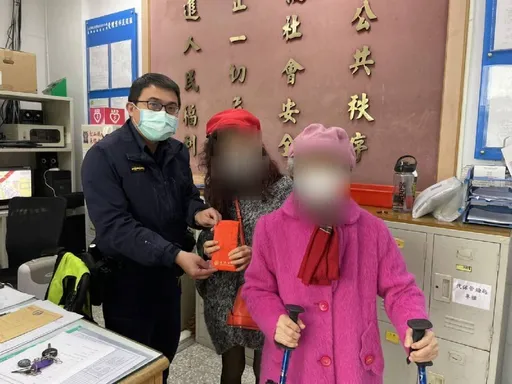「6萬元」孝敬母親大紅包糊塗掉落大街上　神秘善心人火速送往警局