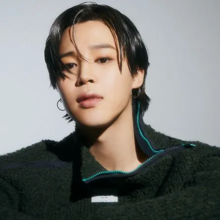 Jimin以歌手、舞者與詞曲作家的身分在歌壇發光發熱。品牌提供