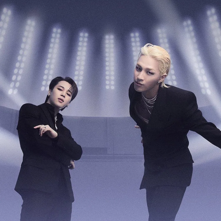 Jimin參與人氣男團BIGBANG主唱太陽（右）個人單曲《VIBE》製作，2人不只合唱，連MV、專輯照也一起拍攝。翻攝j.m IG