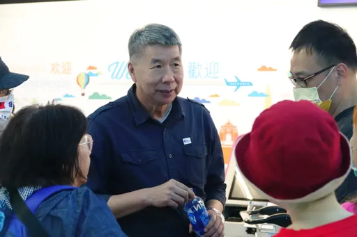 藍營搶上位？張亞中參選2024總統　拋16字宣言喊「庶民自救」