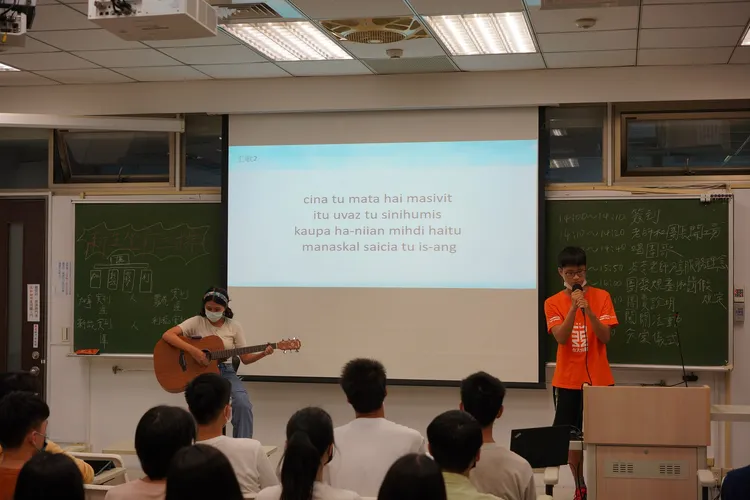 教育部補助大專校院學生社團赴教育優先區中小學校辦理寒理寒假營隊。教育部提供