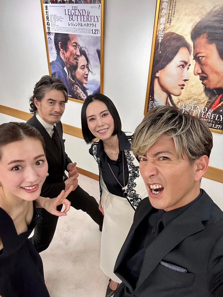 木村拓哉（右起）和中谷美紀、伊藤英明、綾瀨遙在後台自拍，氣氛融洽。翻攝木村拓哉IG