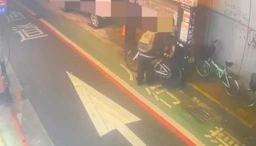 北市26岁英籍女师爱车遭窃　警调监视器揪滑板男干的