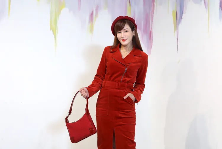 邱琦雯初一會跟家人去拜拜，祈求平安。陳明中攝