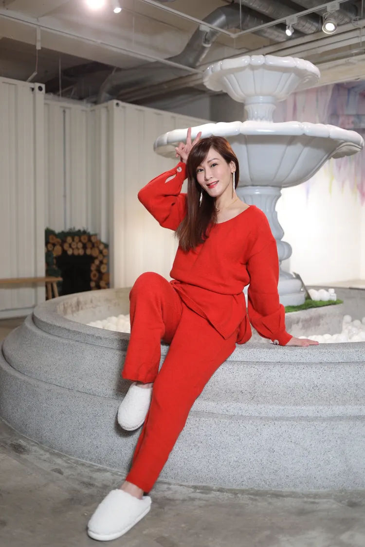 邱琦雯除夕當晚就會穿上紅色家居服，一路喜氣到初一。陳明中攝