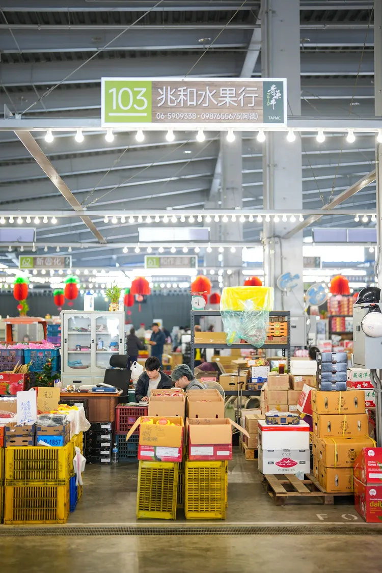 新化果菜市場進駐了162個攤商。田欣雲攝