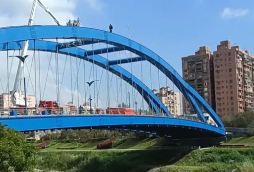 爬上三峽八安大橋突墜落 男子重傷送醫搶救不治