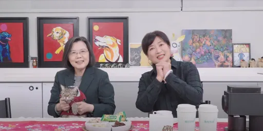 蔡英文新春迎客！毛小孩抢镜又篡位　她直喊：你不是主角！