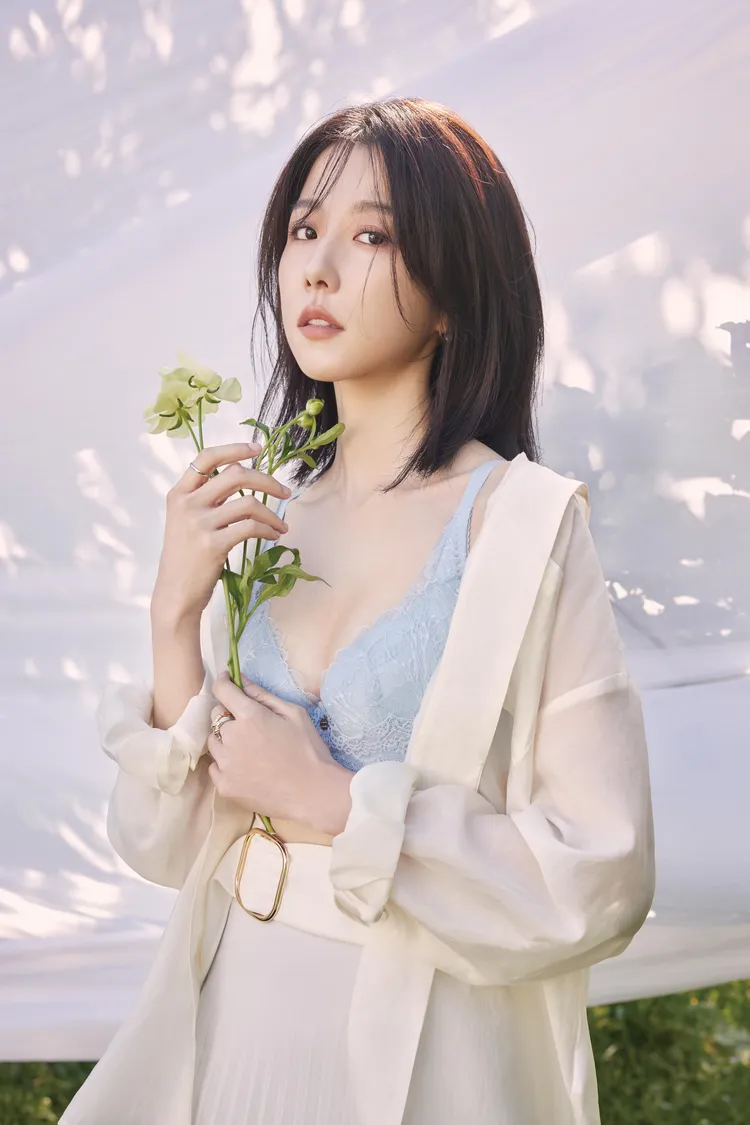 邵雨薇認為每個女生都應該更勇敢的了解自己。曼黛瑪璉提供