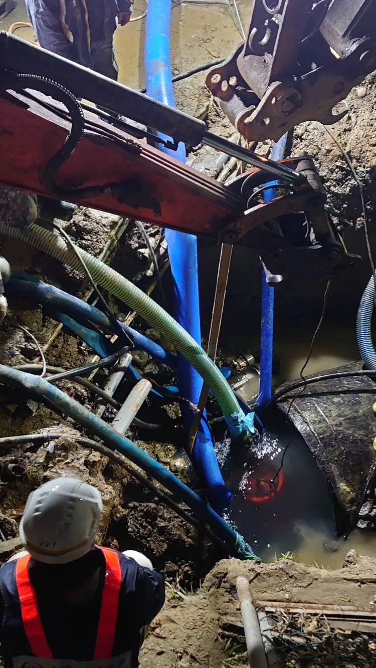 昨天(1/7)上午7時桃園三坑抽水站1350mm原水管破漏，導致33萬戶大停水，因搶修作業困難且較預定復水時間一再延後。台水提供