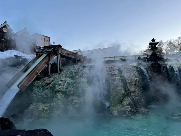 詹雅雯造訪草津溫泉。翻攝詹雅雯臉書