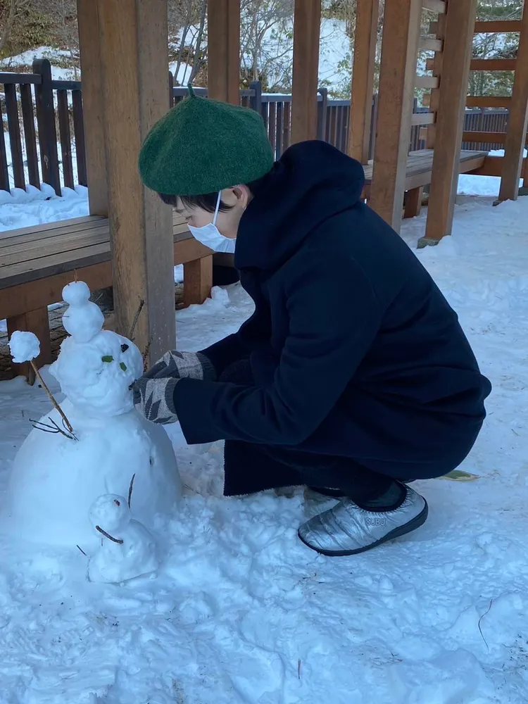 詹雅雯堆雪人趕走負能量。翻攝詹雅雯臉書