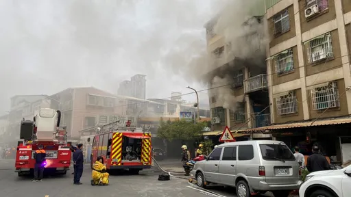 高雄公寓2樓火警　客廳沙發驚見焦屍