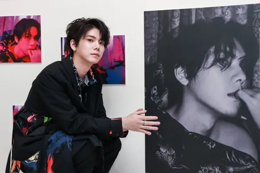 楊宇騰寫真攝影展迎28歲生日 工作狂上身許願「忙到爆」