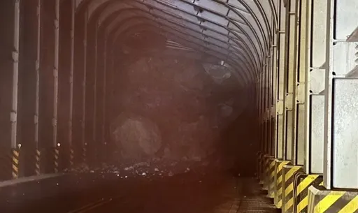 隧道口淹没!苏花公路大清水隧道内严重坍方崩塌 双向交通中断