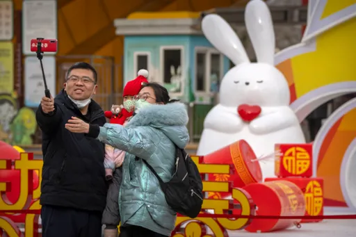 中國春節國內旅遊破3億人次 恢復至疫前近9成