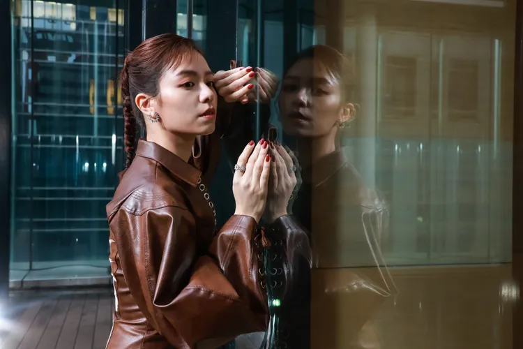 宋芸樺私下很理性，很少有真正大哭的情況。趙世平攝