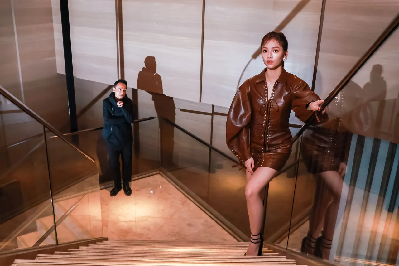 宋芸樺和陳以文演父女，她說不用特別培養默契，兩人還有共同朋友。趙世平攝