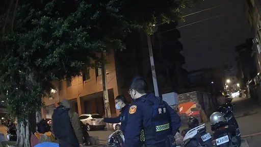 噁男夜市公廁旁掏出「寶貝」幹這事　警制止竟回嗆「有何不可」下場曝