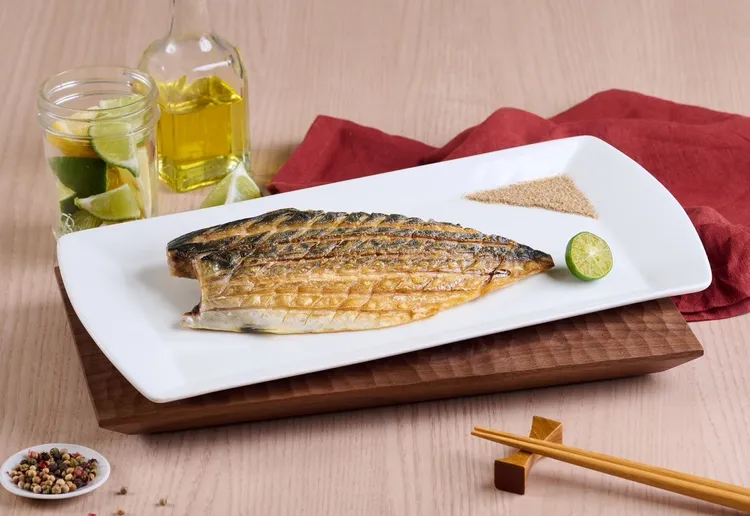 即日起-2/17於hot 7LINE官方帳號抽「食運籤」，有機會獲得香煎鯖魚、香煎雞腿排、金沙雙魷等菜色，籤籤有獎。業者提供