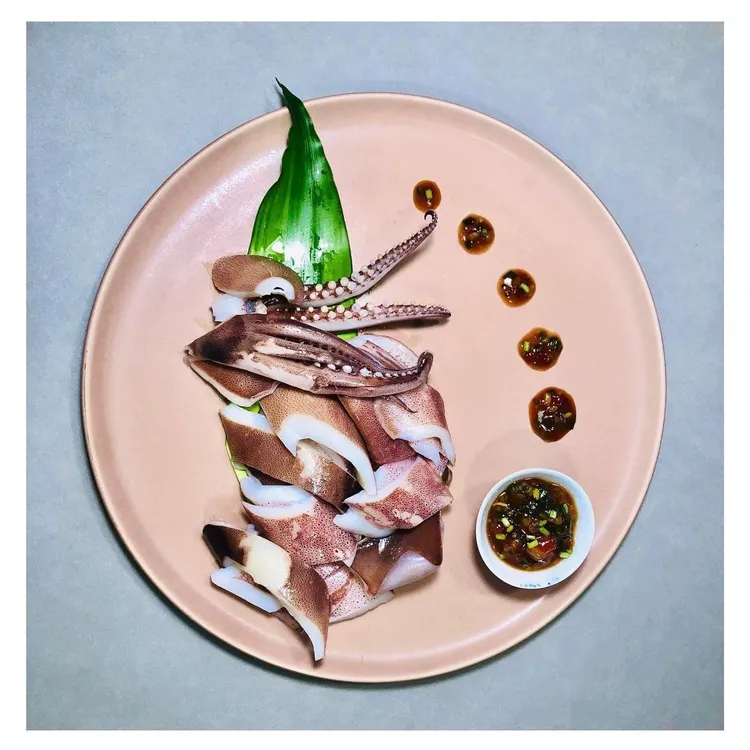 金葉摸油湯不只重視食材，擺盤也極用心。金葉摸油湯辦桌文化工作室提供