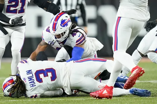 NFL球員擒抱衝撞後心臟驟停 情況危急