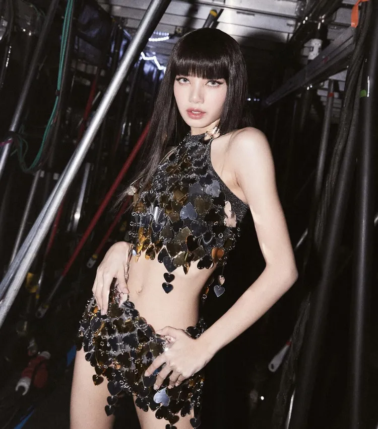 Lisa有天使面孔、魔鬼身材。翻攝Lisa IG