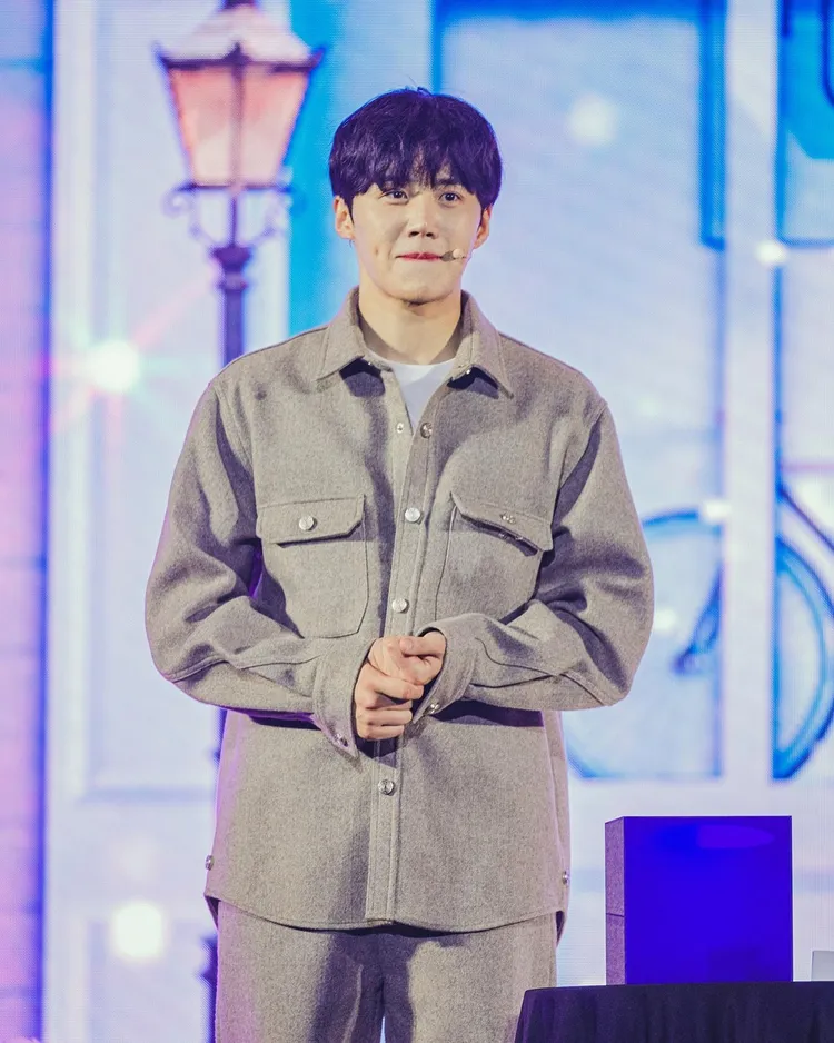 金宣虎入行13年首次舉行見面會，難掩緊張。翻攝金宣虎官方工作人員IG