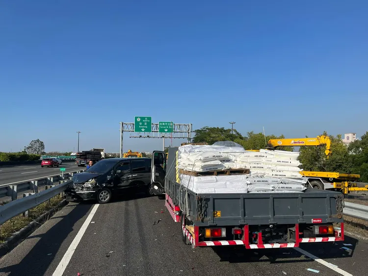 貨車不慎追撞。翻攝自台南道路救援（張家班）
