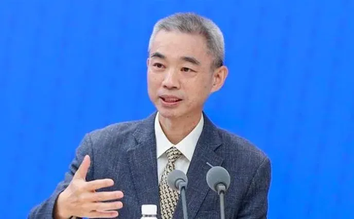 中國官方的疾病預防控制中心流行病學首席專家吳尊友承認，在中國本土傳播的疫情病例數有一定規模的情況下，確實存在出現新變異毒株的可能性。翻攝央視