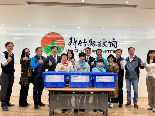 竹縣第11座「愛的書庫」在芎林國小　獲贈新書！推動閱讀學習力