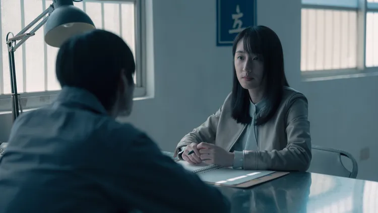 柯佳嬿為詮釋心理師做足功課 。Netflix提供