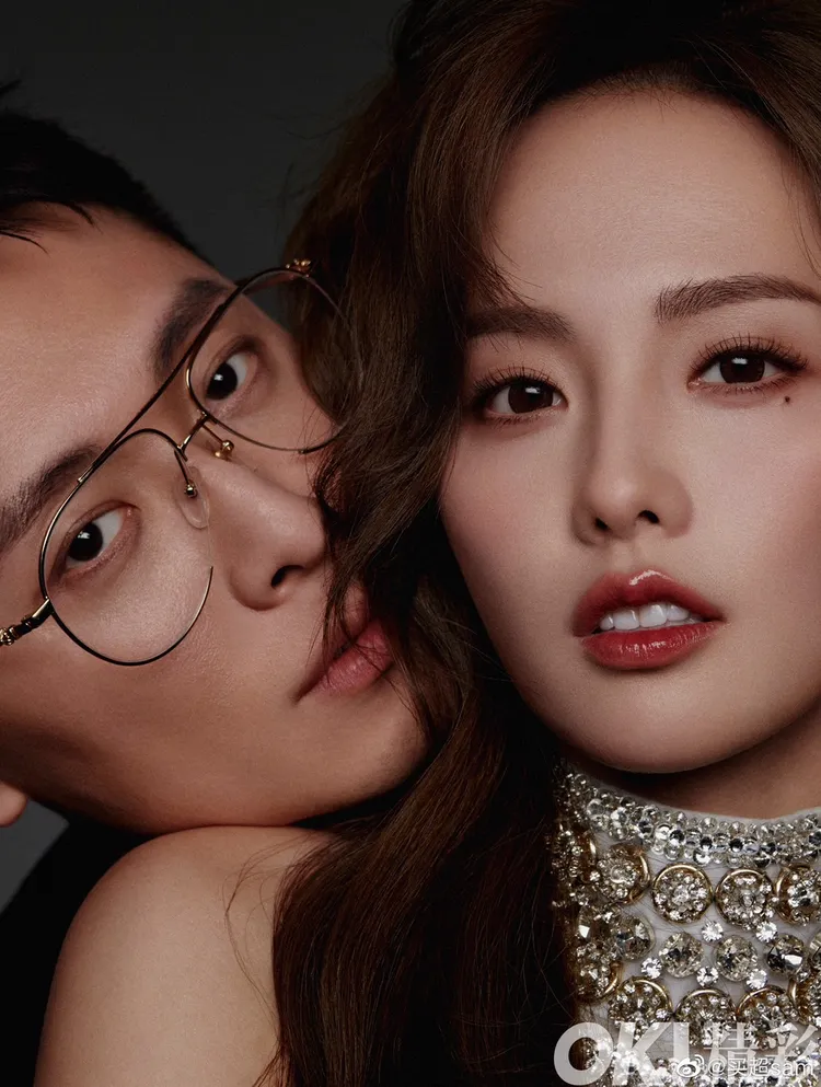 張嘉倪 （右）和買超情巳逝。翻攝買超微博