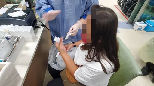 高雄婦不慎剪斷食指急求助 保大警巧遇即刻開道送醫