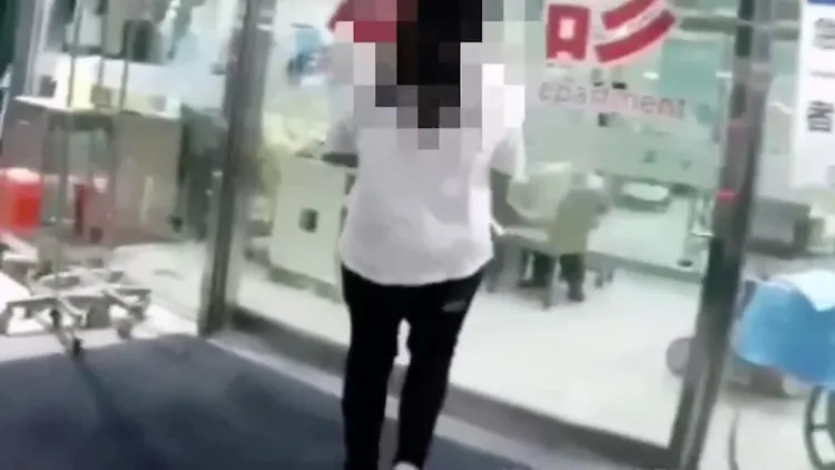 保大員警以最快的速度將她送至大同醫院急救。翻攝畫面