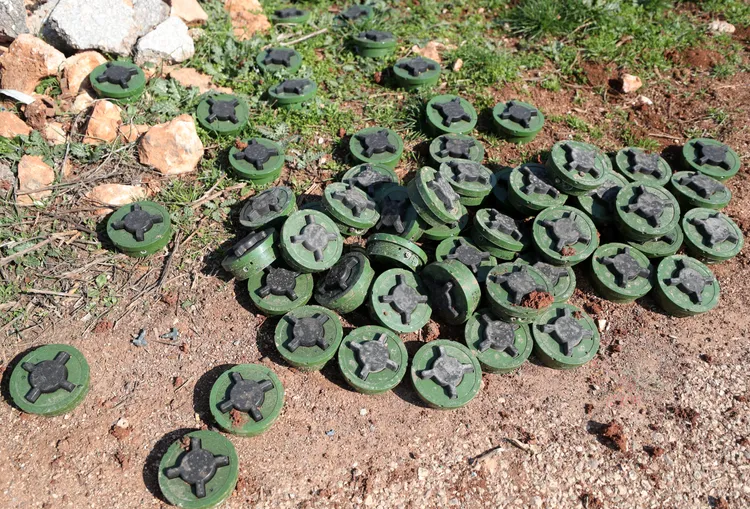 使用「人員殺傷地雷」違反國際人道法。圖為俄羅斯2020年在敘利亞使用的人員殺傷地雷。法新社