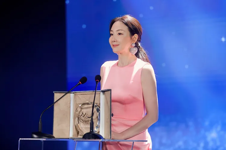 崔智友結婚當媽後還沒推出新戲，今年本命年可以期待一下。翻攝YG STAGE