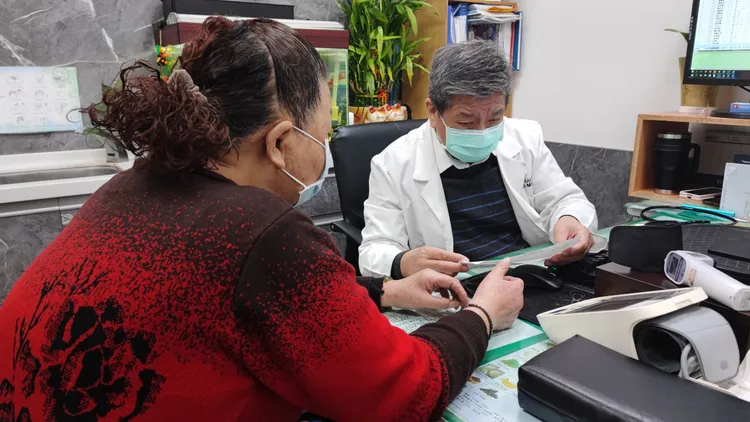 員林宏仁醫院每年除夕到大年初三春節期間提供「春節門診」服務，今年已邁入第29個年頭。宏仁醫院提供